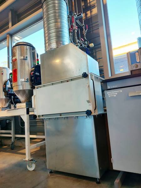 CONCEPTION ET INSTALLATION D’UN SYSTÈME DE TRAITEMENT D’AIR INDUSTRIEL POUR SORBONNE DANS UNE USINE LABORATOIRE A LYON, RÉGION AUVERGNE RHÔNE ALPES
