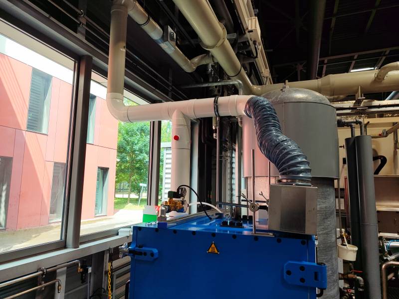 CONCEPTION ET MISE EN PLACE D'UNE HOTTE D'ASPIRATION SUR MESURE DEDIEE A UN PROCESS INDUSTRIEL POUR UN CLIENT CHIMISTE A LYON, AUVERGNE RHONE ALPES