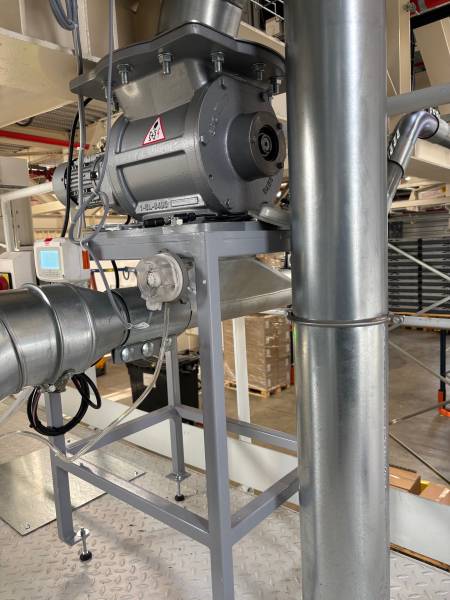 Installation de ventilation industrielle à Mâcon : transport pneumatique de broyats plastiques chez un groupe pharmaceutique